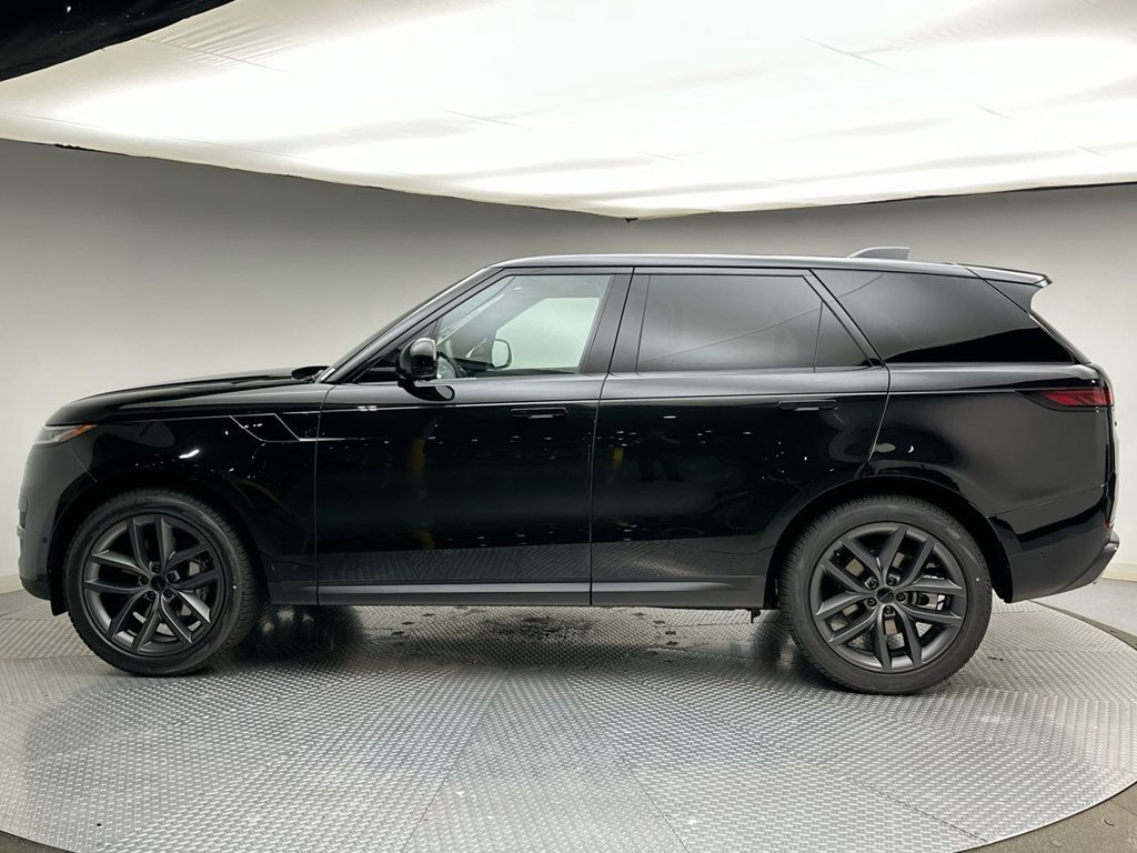 New 2027 Santorini Black Land Rover SE image 2