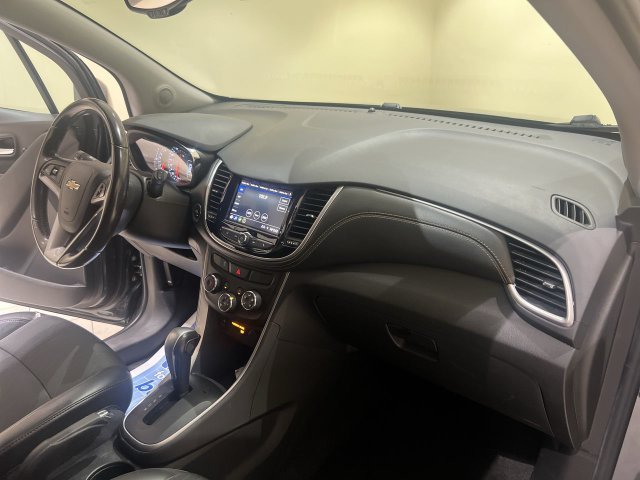 Used 2022 Gray Chevrolet LT image 23