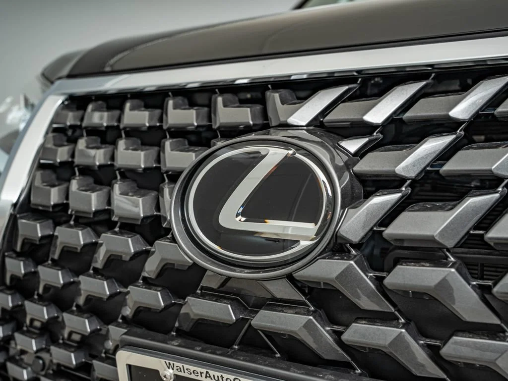 Certified Used 2023 Caviar Lexus 460 image 12
