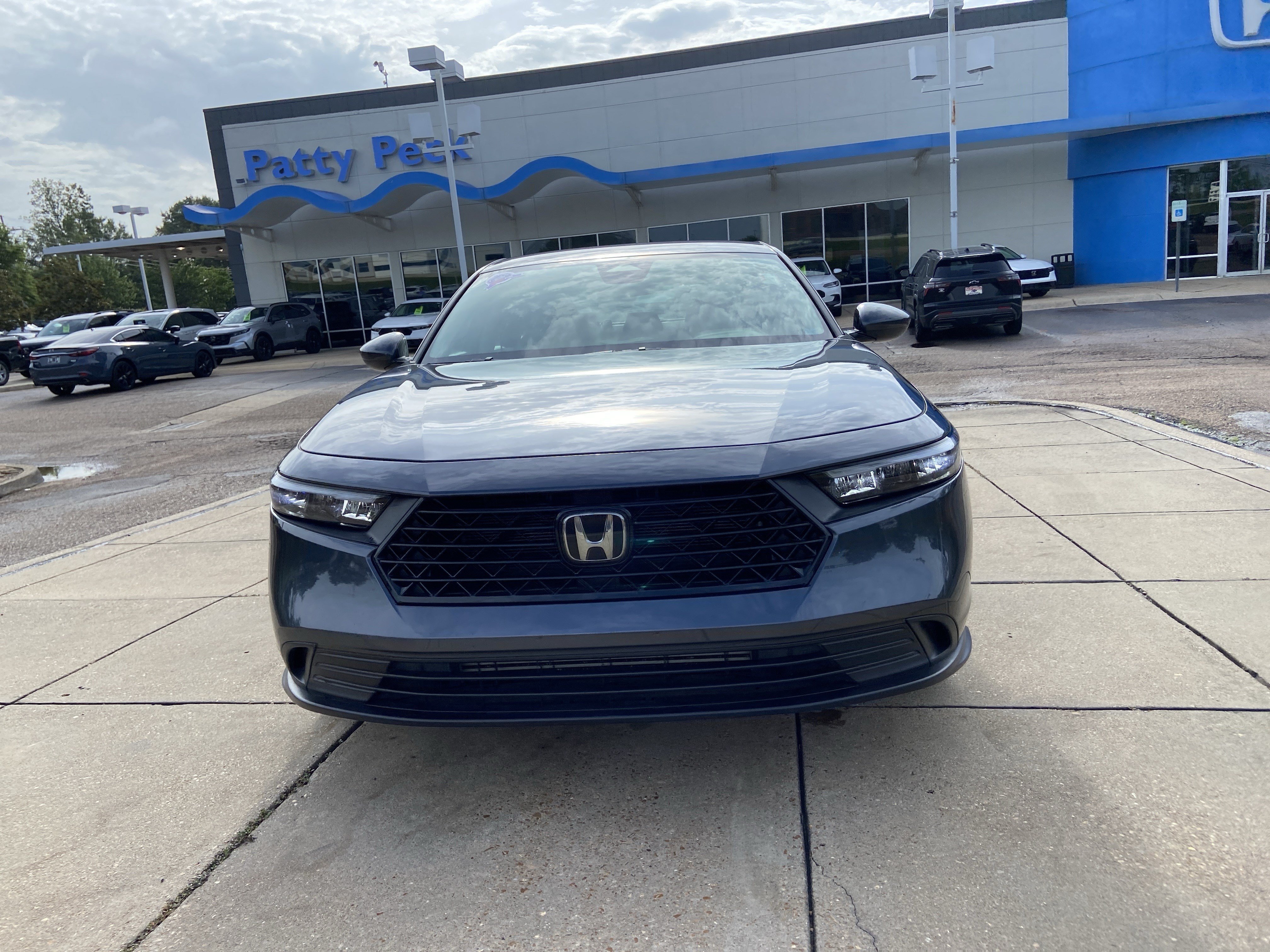 Used 2024 Meteorite Gray Metallic Honda LX image 3