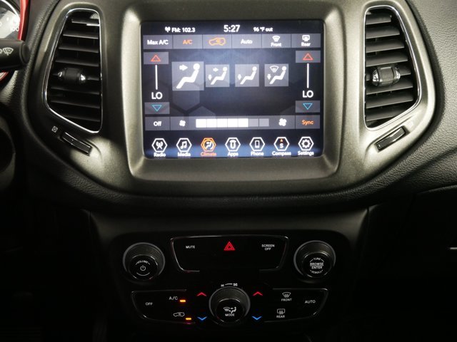 Used 2019 Billet Silver Metallic Clearcoat Jeep Trailhawk image 18