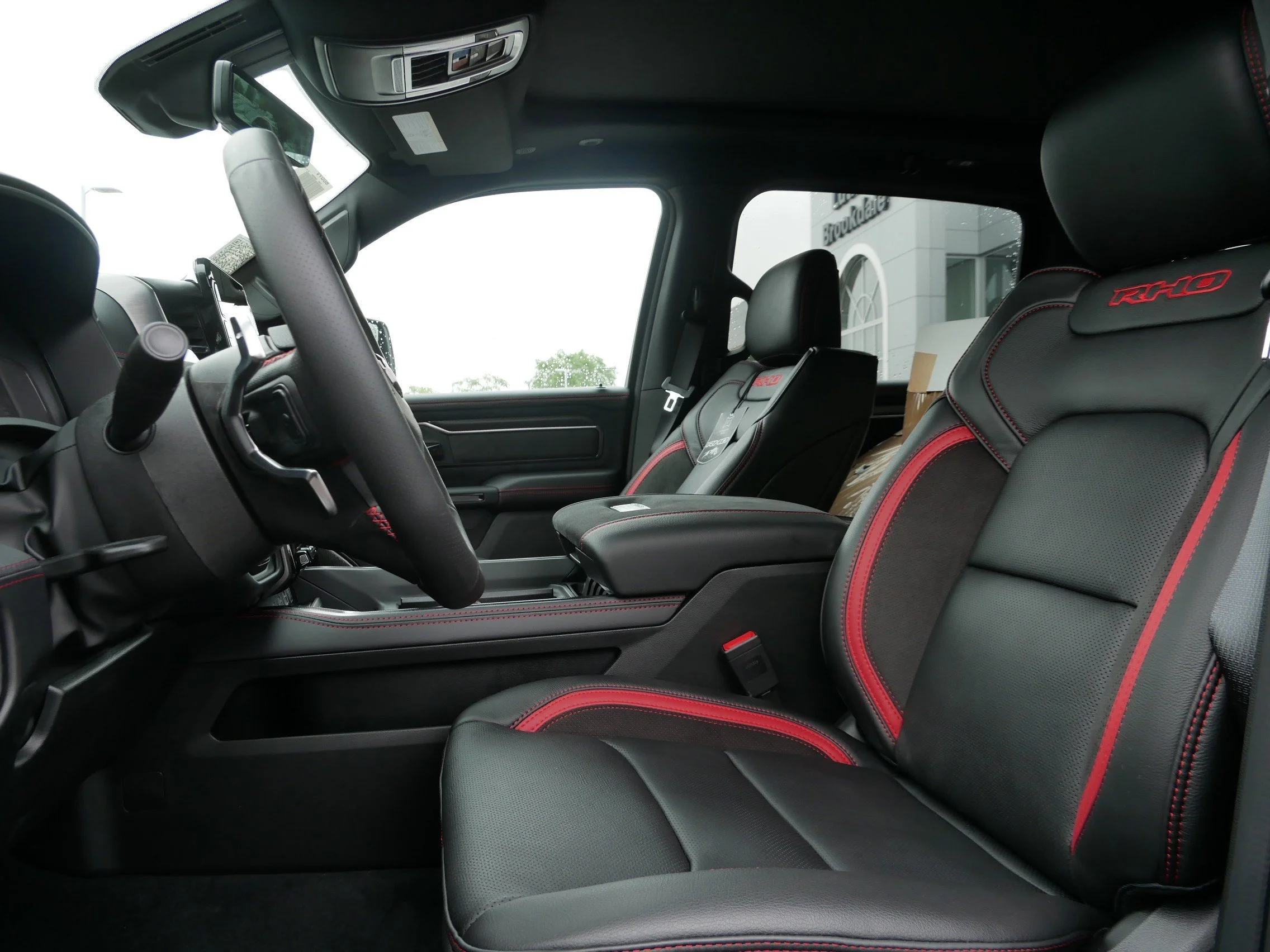 New 2026 Diamond Black Crystal Pearl-Coat Exterior Paint RAM RHO image 9