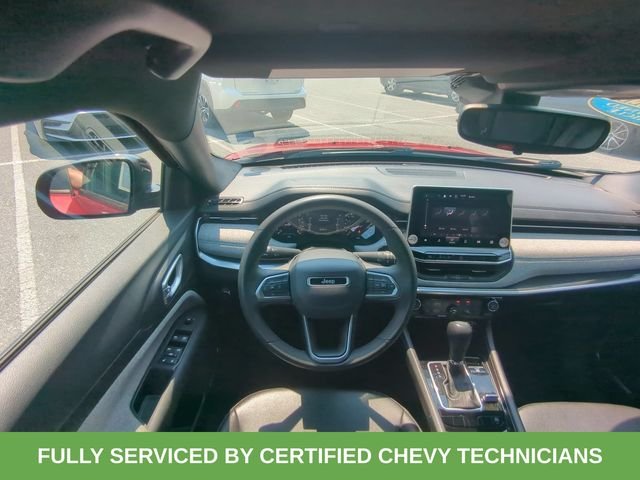 Used 2024 Red Jeep Latitude image 40
