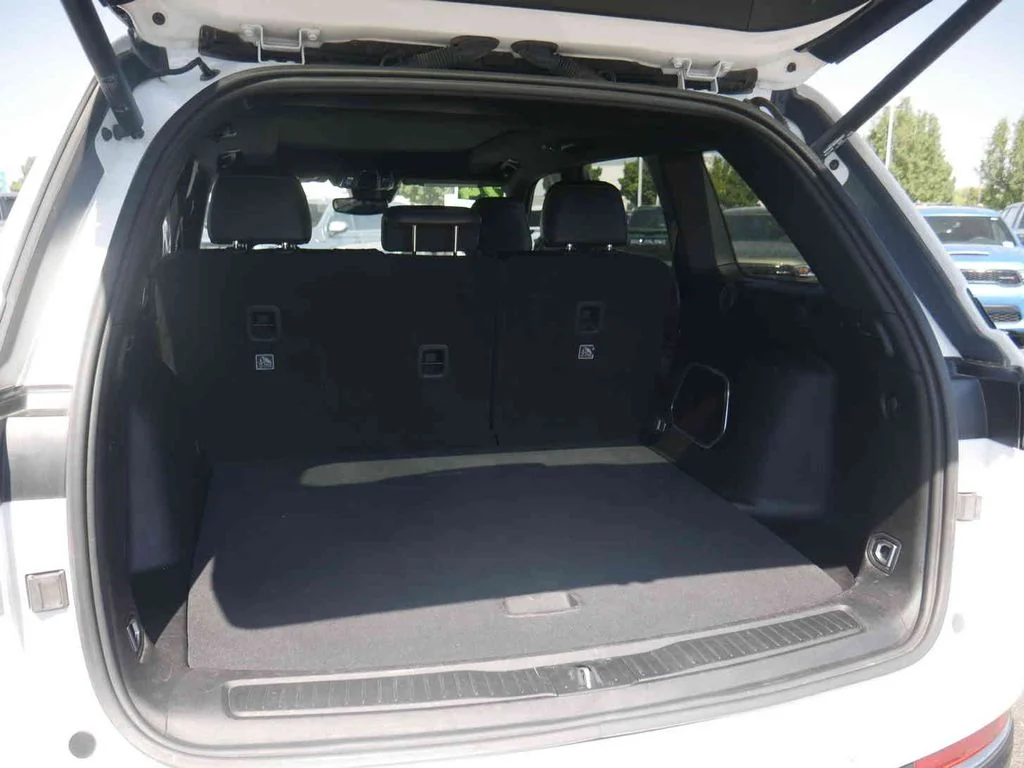 Certified Used 2024 White Jeep 4xe image 10