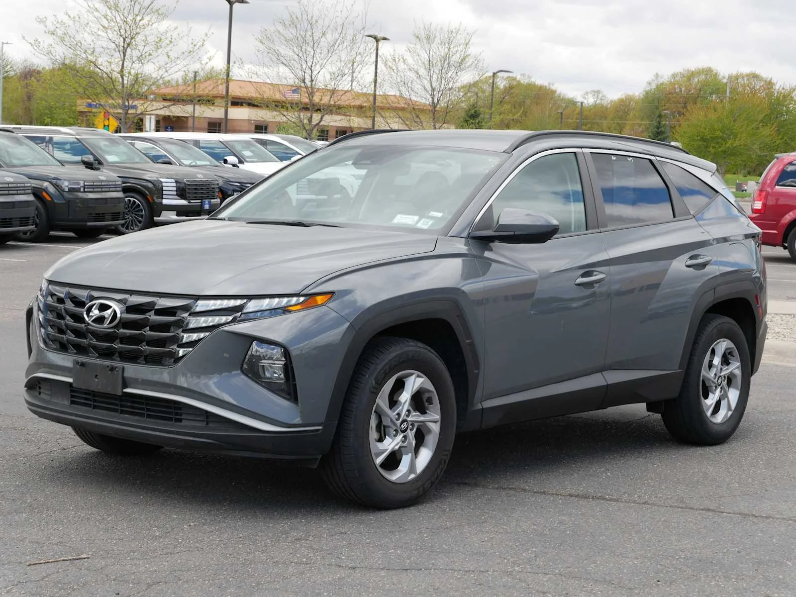 Used 2024 Hyundai Tucson SEL with VIN 5NMJBCDE1RH299663 for sale in Mankato, Minnesota