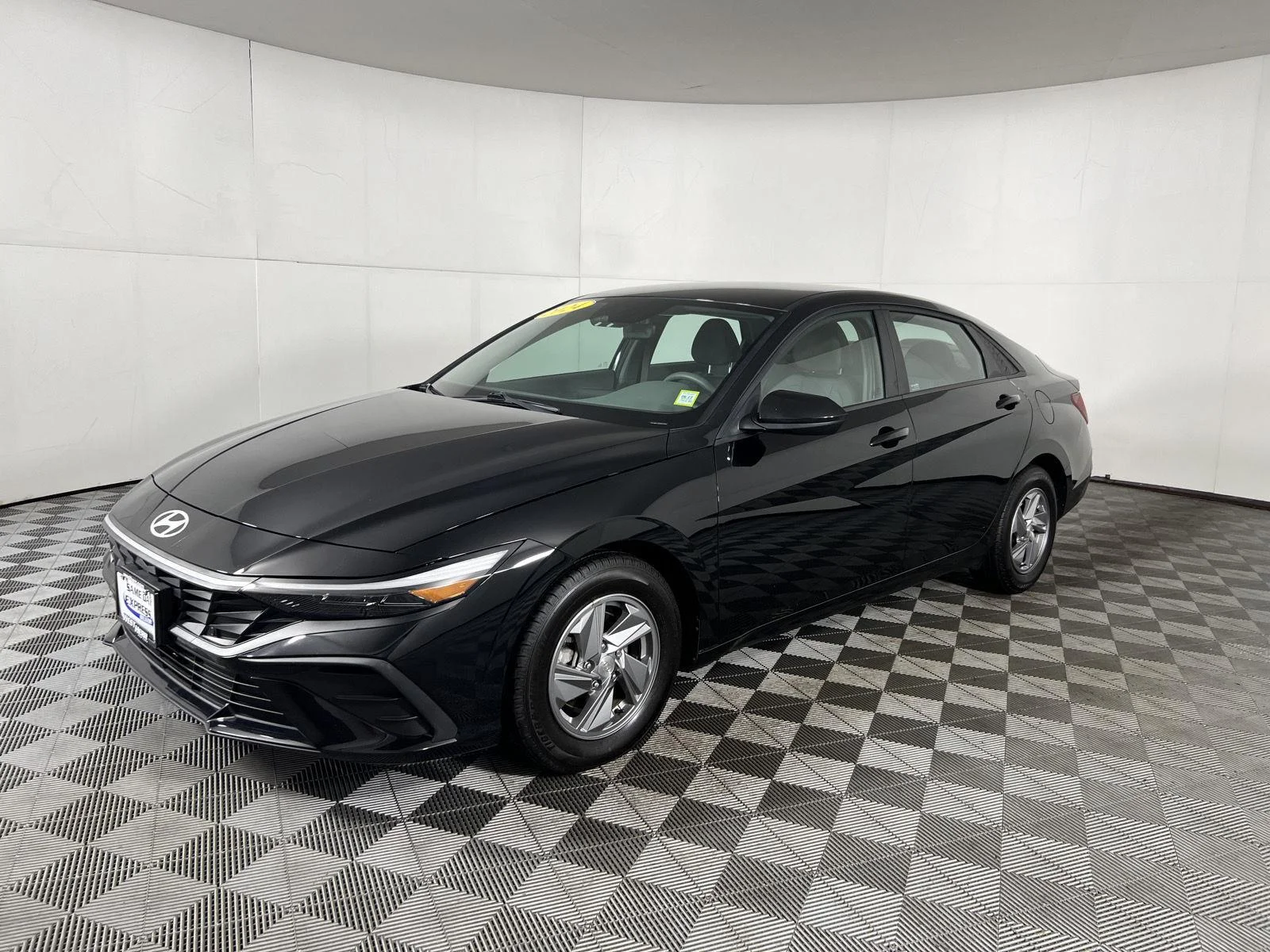 Used 2024 Abyss Black Hyundai SE image 14