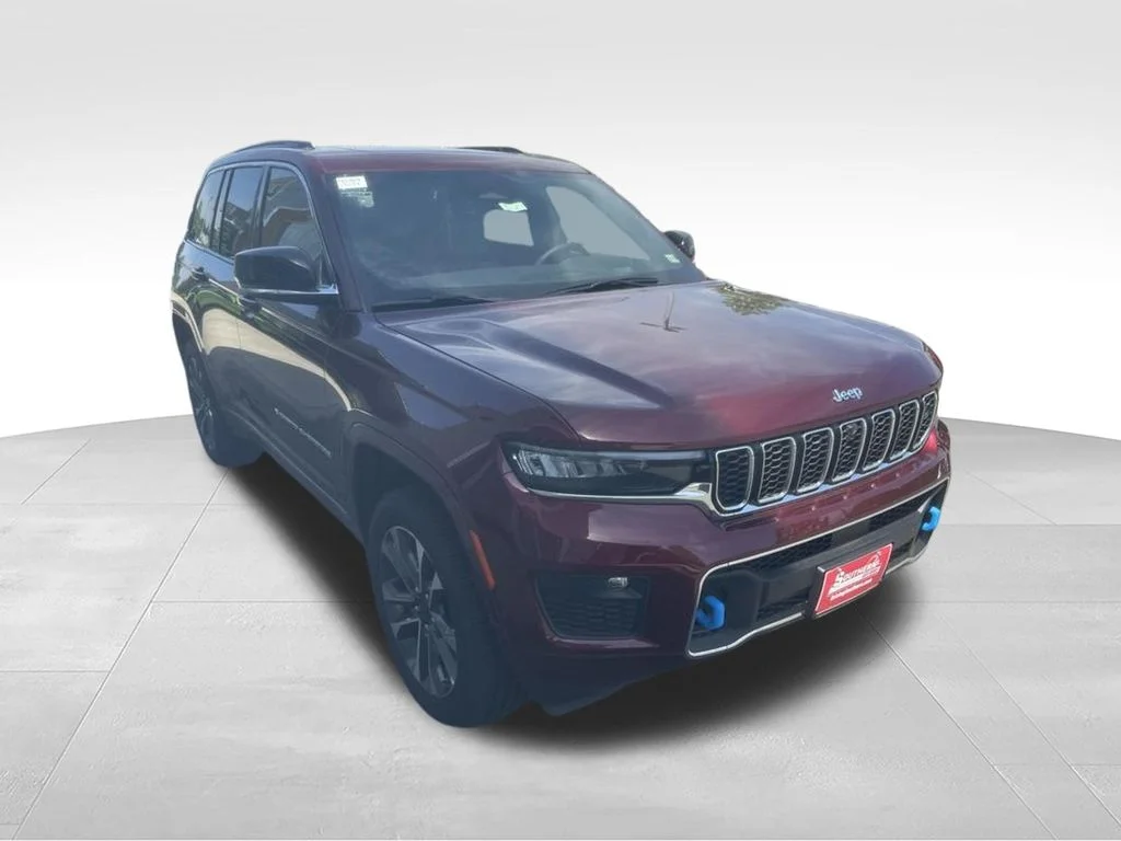 New 2024 Velvet Red Pearl-Coat Exterior Paint Jeep Overland 4xe image 21