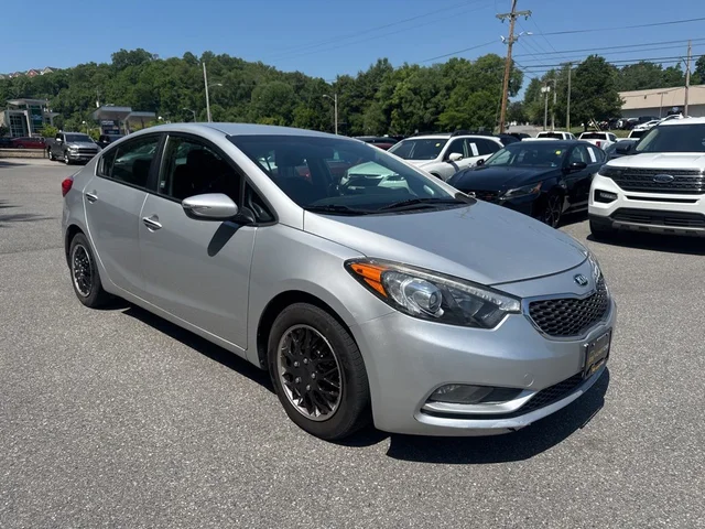 Pre-Owned 2016 Kia Forte EX