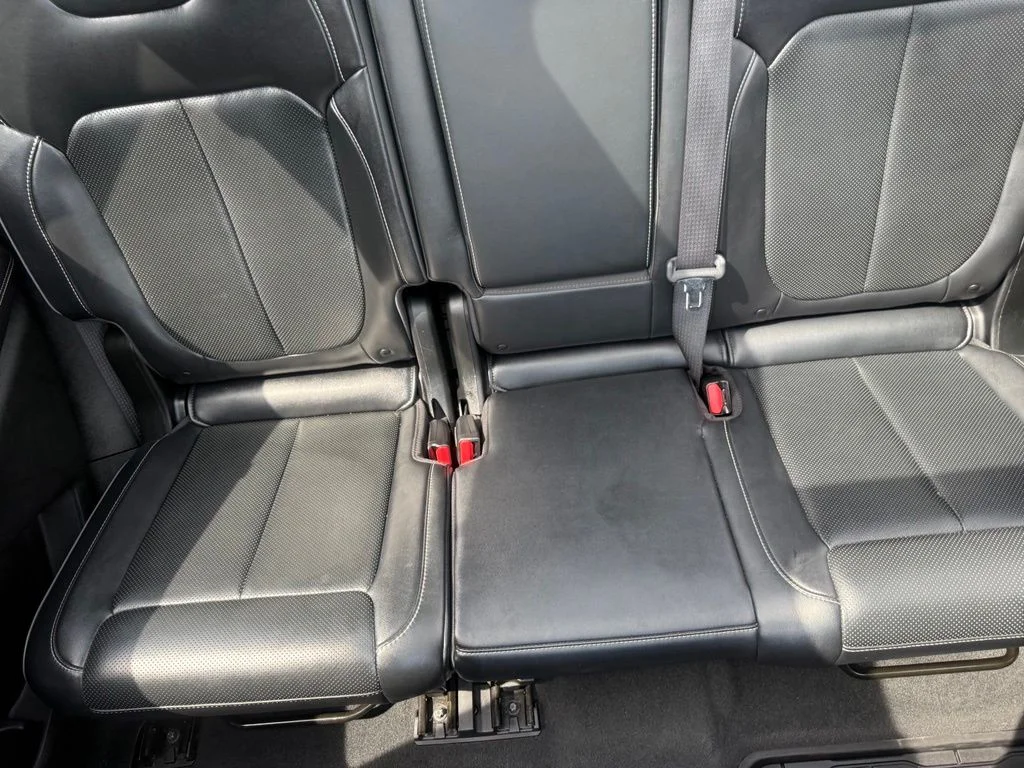 Used 2021 White/off-white Jeep Overland image 33