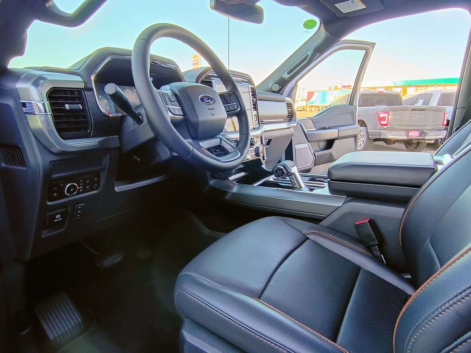 2025 Ford F-150 Lariat - Photo 15