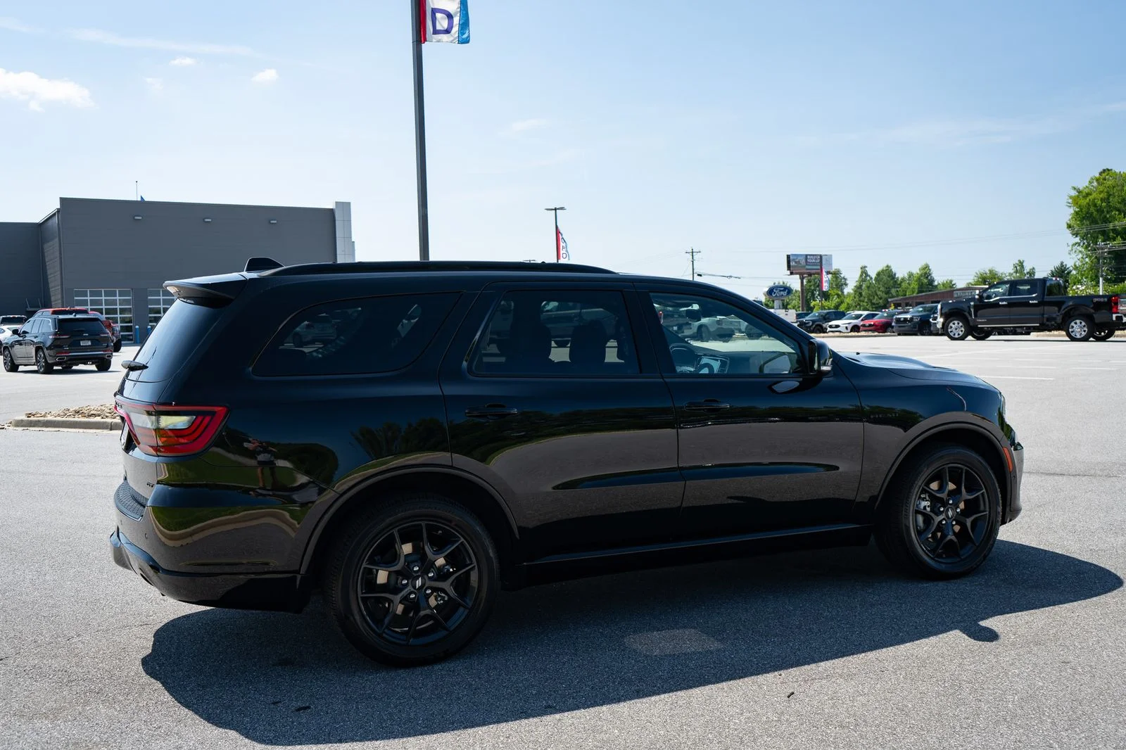 New 2026 Diamond Black Clear-Coat Exterior Paint Dodge GT Plus HEMI V8 image 10