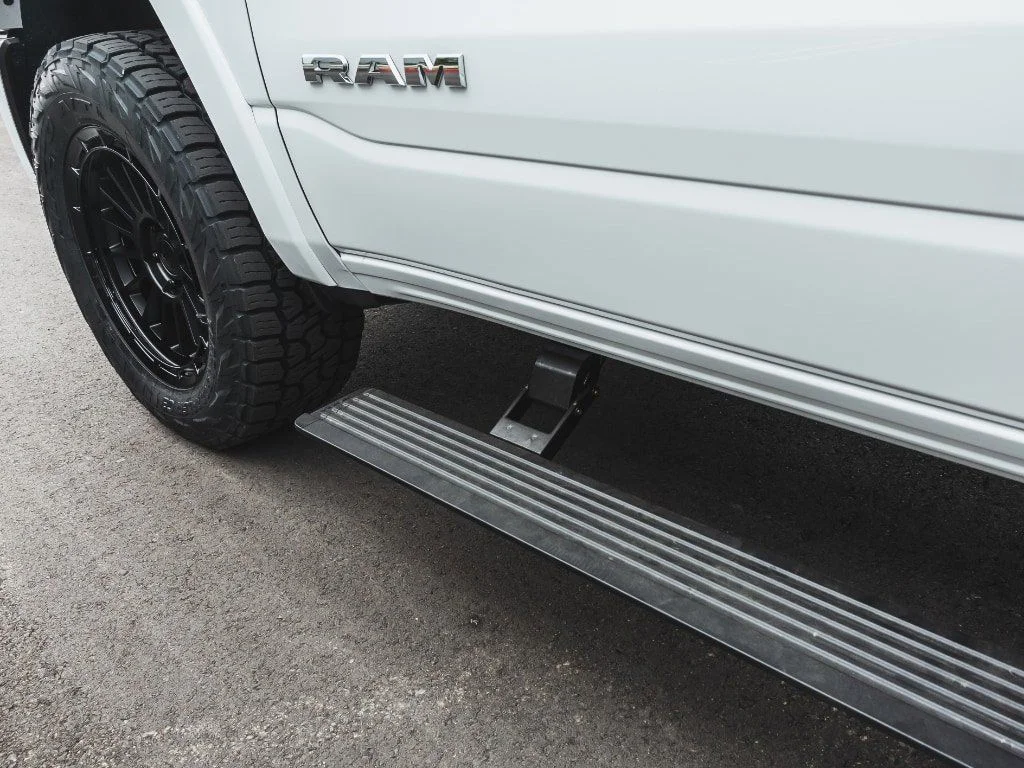New 2026 Bright White Clear-Coat Exterior Paint RAM Laramie image 8