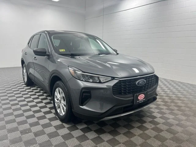Used 2023 Gray Ford Active image 1