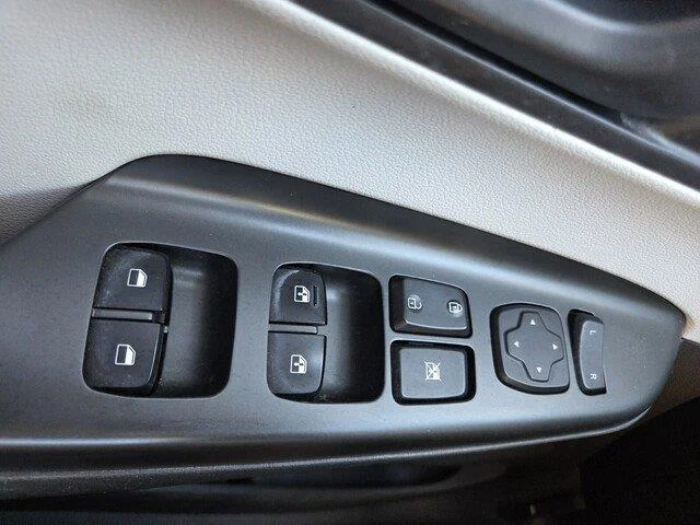 Used 2023 Lunar White Hyundai SEL image 20