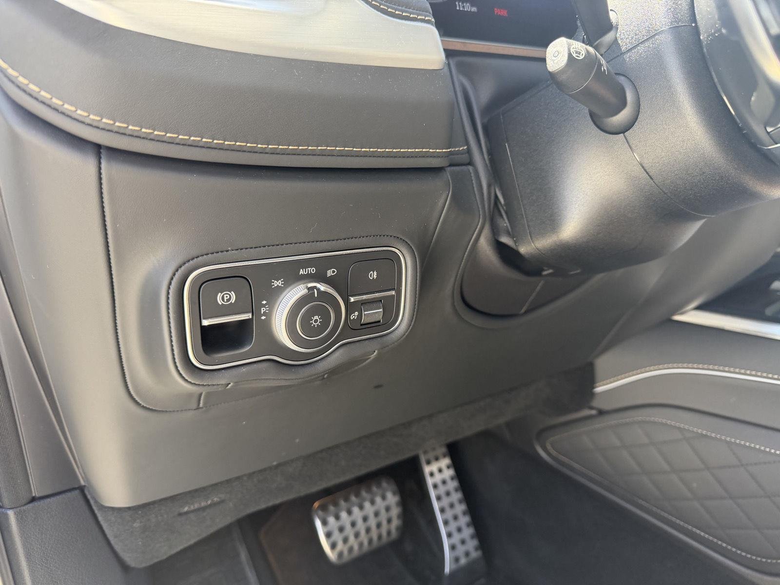 Certified Used 2025 MANUFAKTUR Desert Silver metallic Mercedes-Benz AMG® G 63 image 8