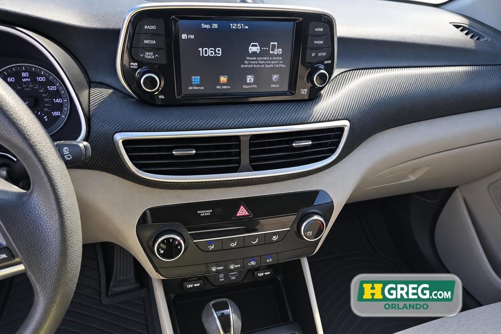 Used 2019 Black Noir Pearl Hyundai SE image 11