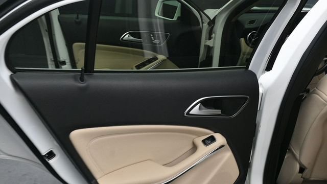 Used 2019 White Mercedes-Benz GLA 250 image 12