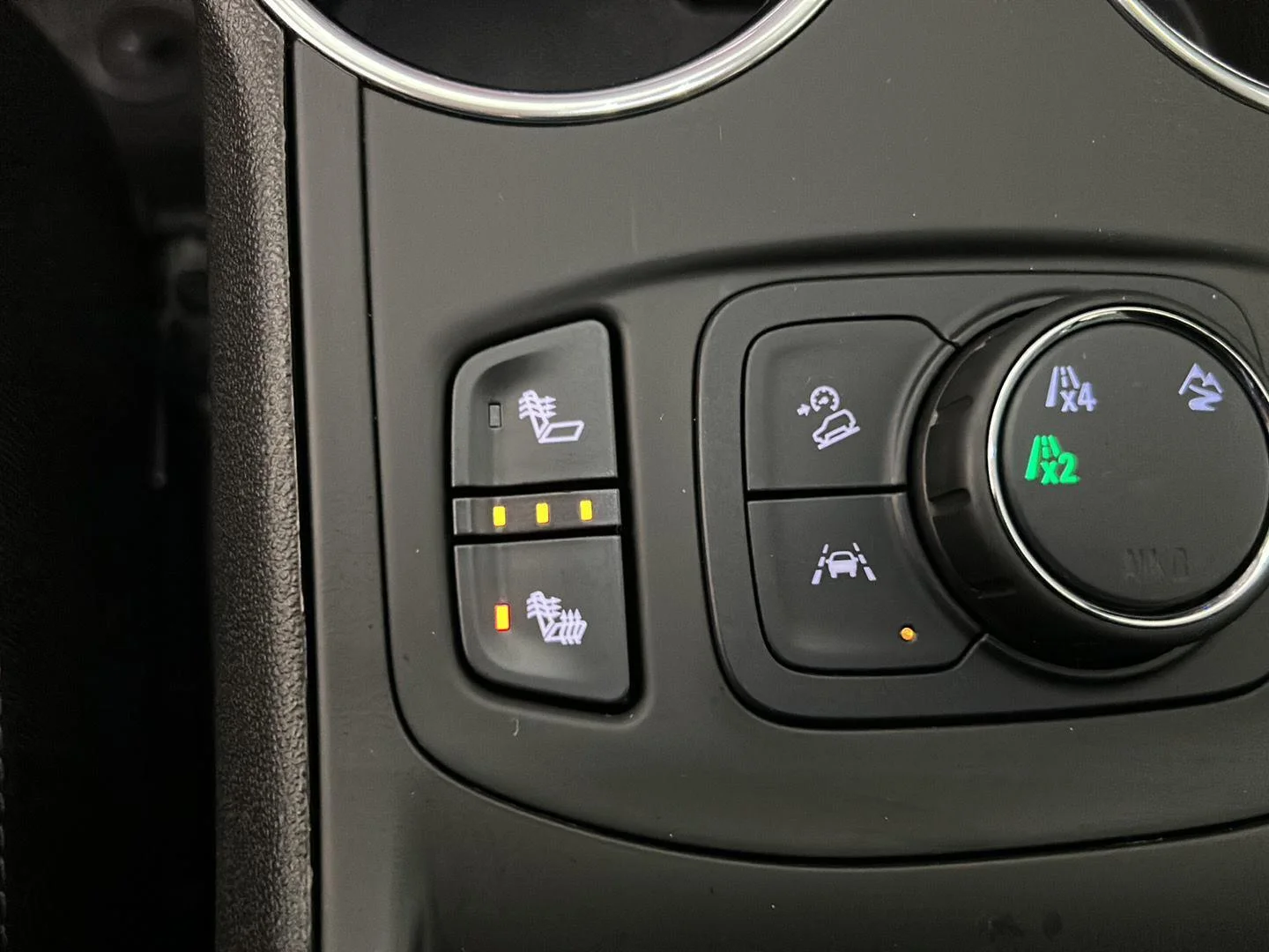 Used 2022 Ebony Twilight Metallic GMC SLE image 23