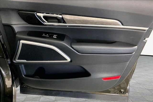 Used 2020 Green Kia EX image 27