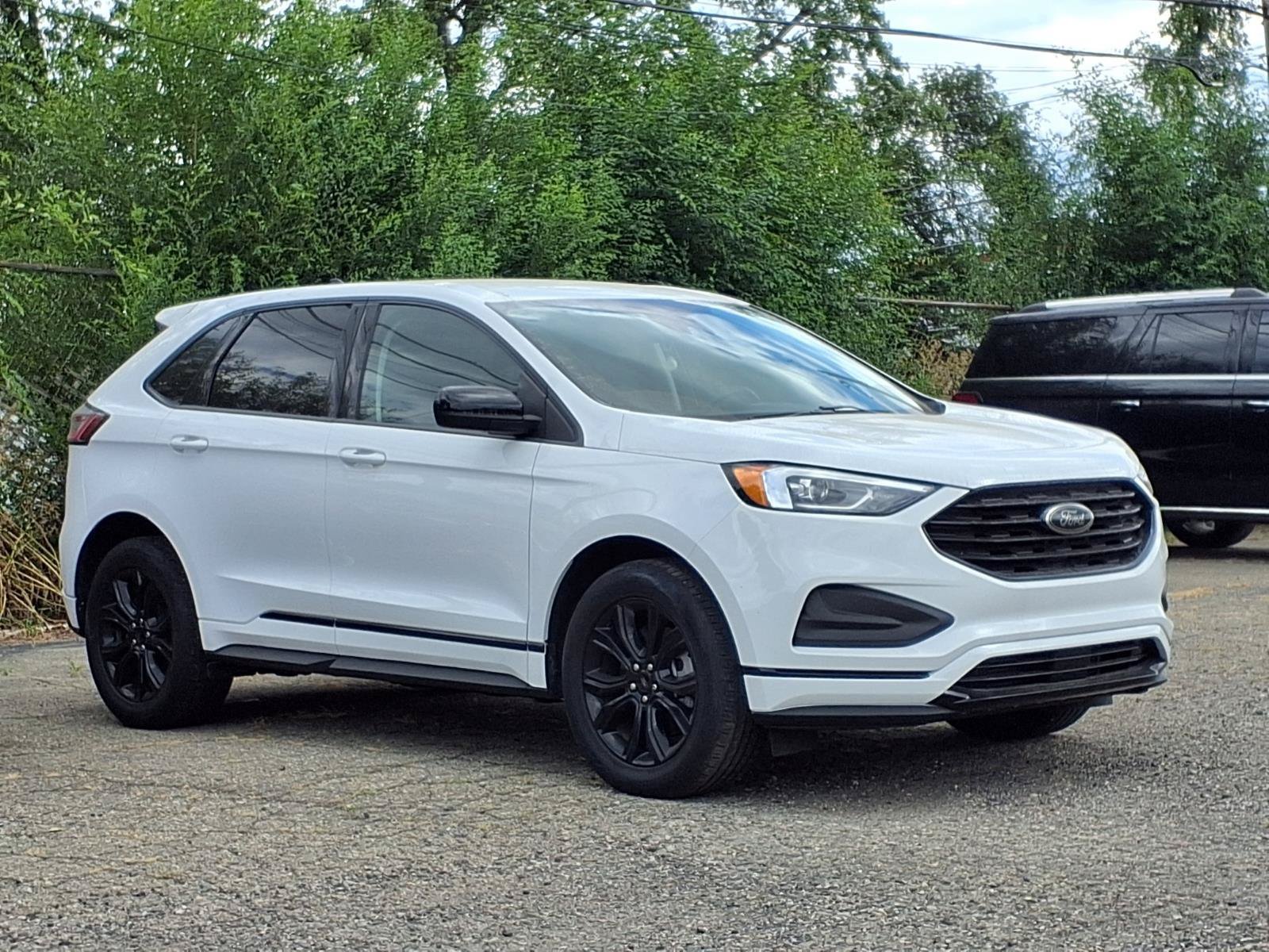 Certified Used 2023 Oxford White Ford SE image 1