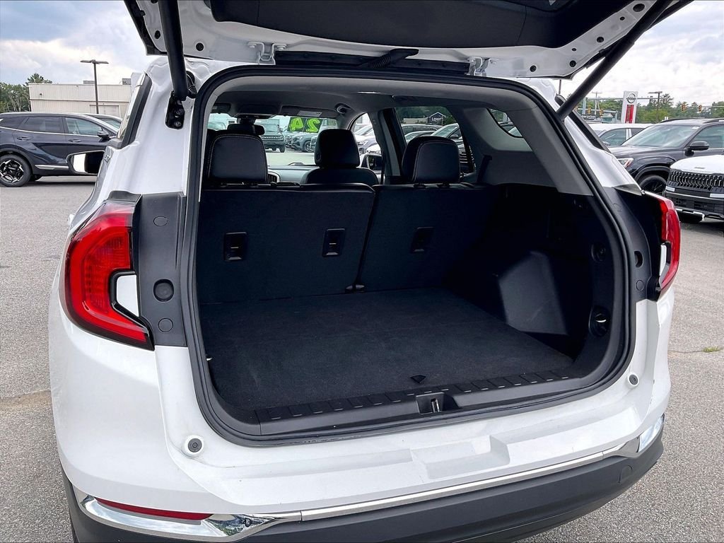 Used 2024 Summit White GMC SLT image 33