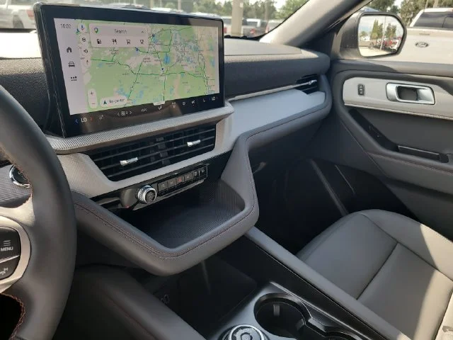 New 2027 White Metallic Ford Active image 23