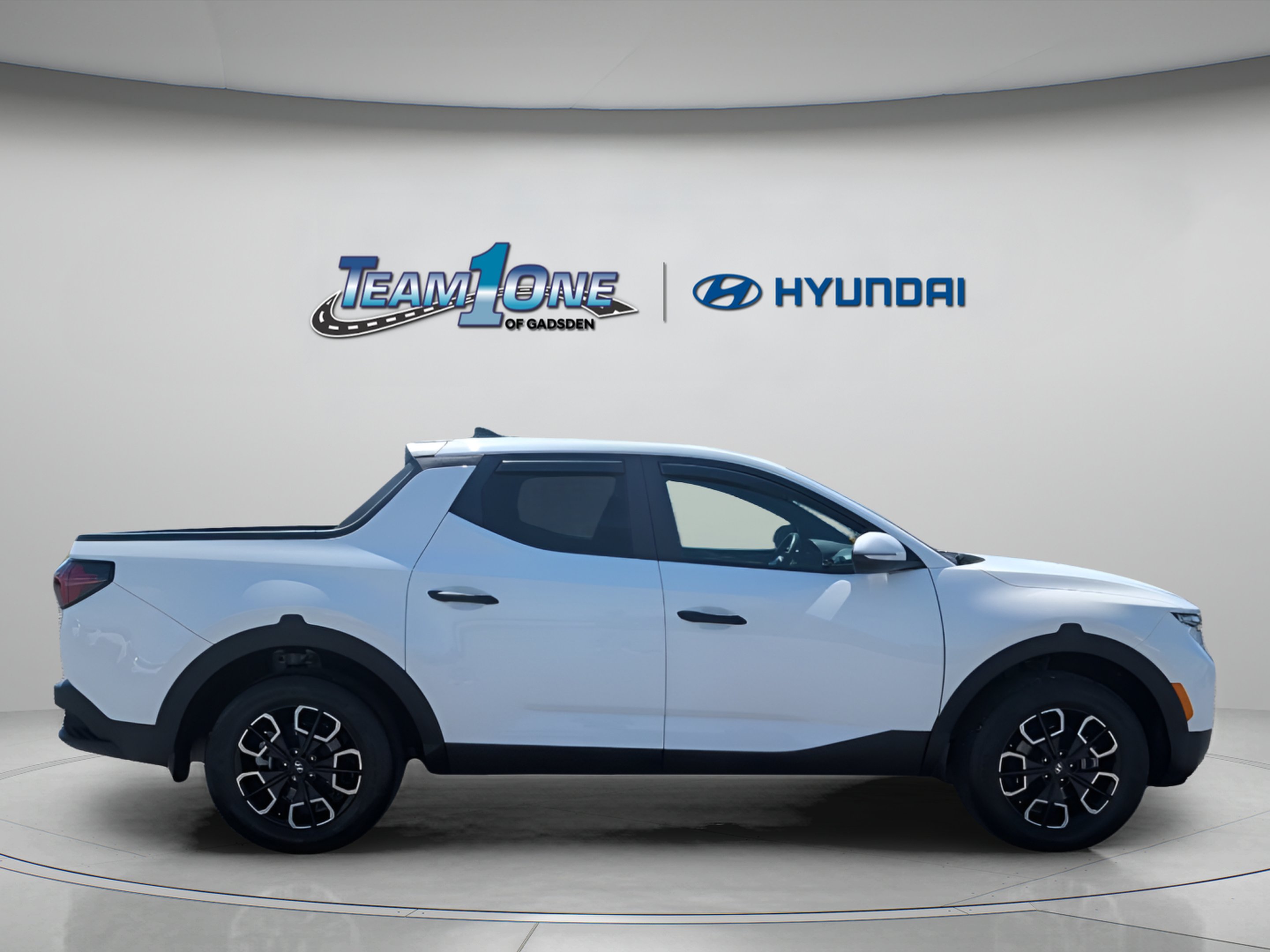 Used 2023 Atlas White Hyundai SEL image 9