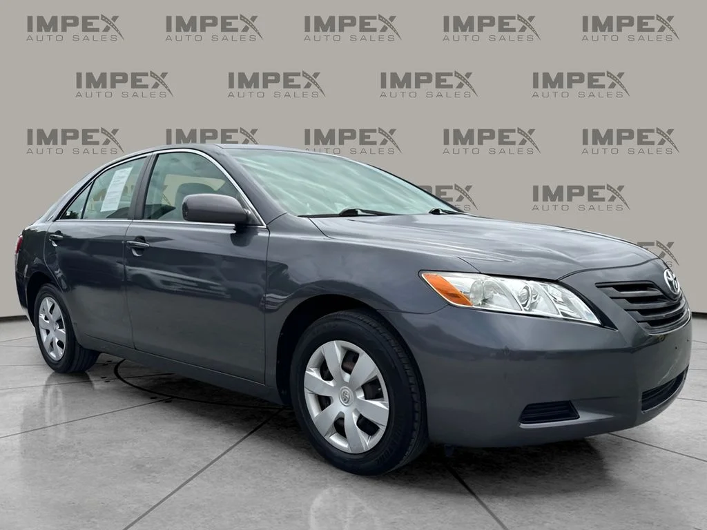 Used 2008 Gray Toyota LE image 7