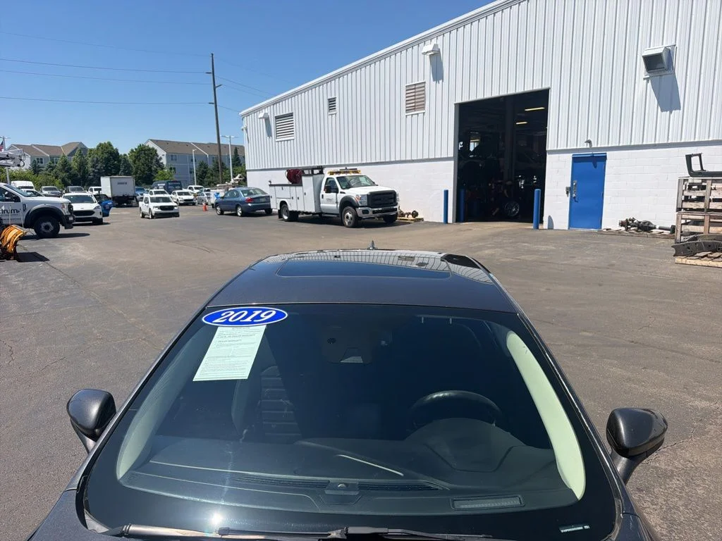 Used 2019 Gray Ford SE image 12