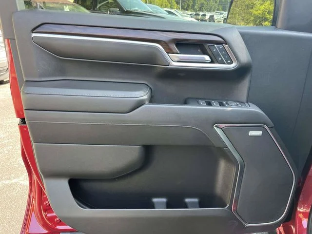 Used 2022 Cayenne Red Tintcoat GMC SLT image 18