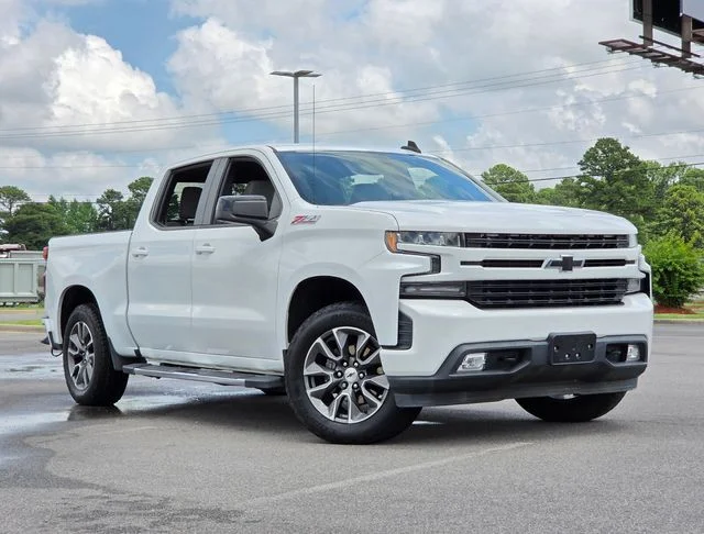 Used 2019 White Chevrolet RST image 19