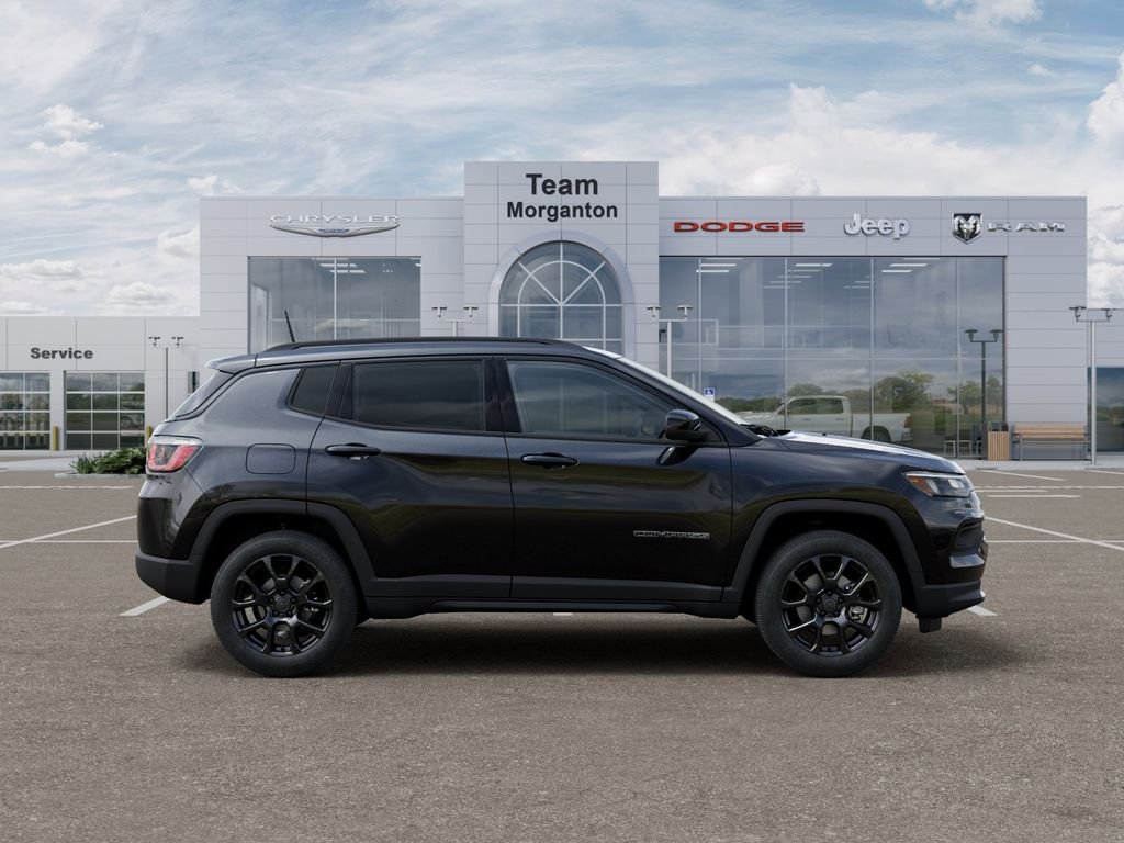 New 2026 Diamond Black Crystal Pearlcoat Jeep Latitude image 21