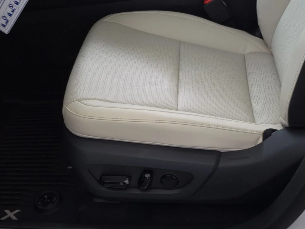 New 2026 Eminent White Pearl Lexus PREMIUM PLUS image 27