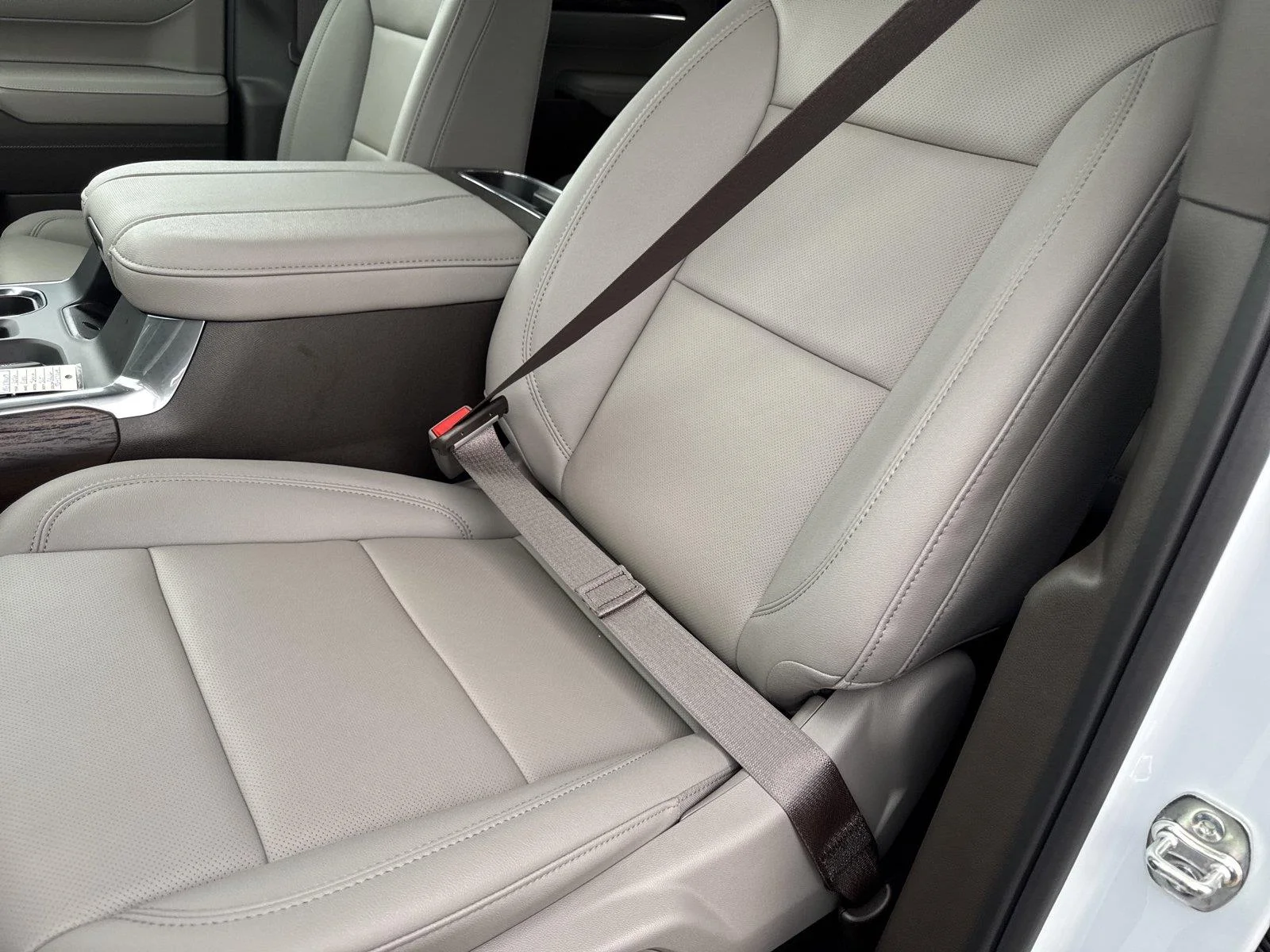 New 2026 Glacier White Tricoat GMC SLT image 11