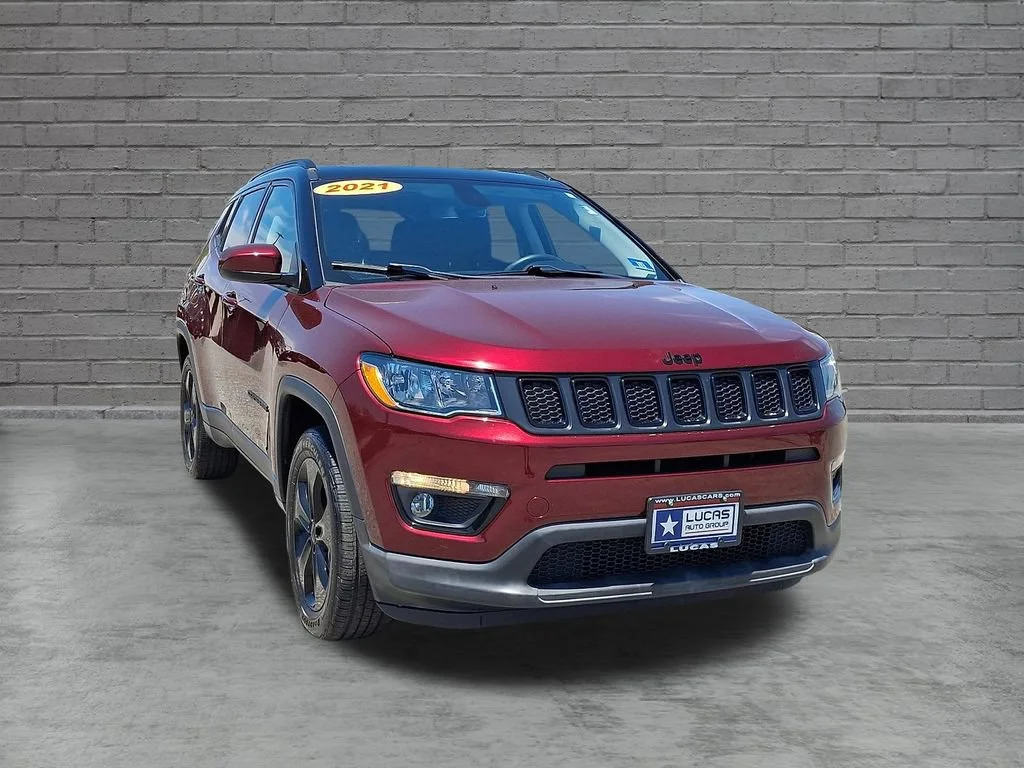 Used 2021 Velvet Red Pearlcoat Jeep Altitude image 2