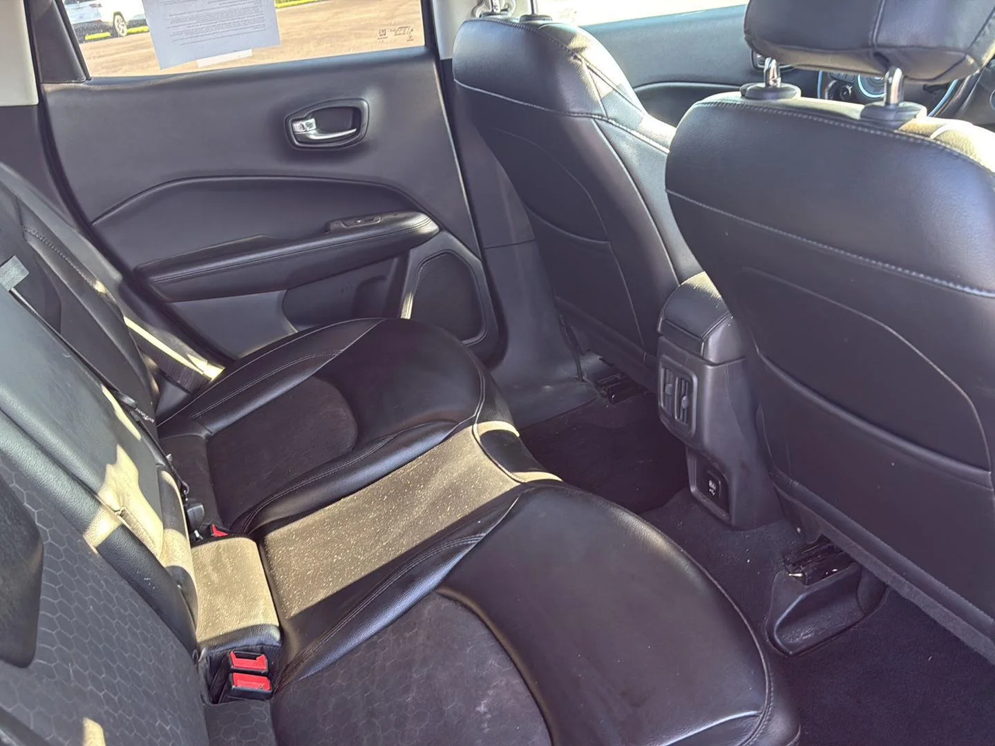 Used 2020 Diamond Black Crystal Pearlcoat Jeep Altitude image 8