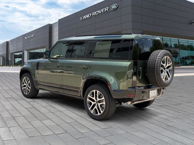 New 2026 Woolstone Green Land Rover X-Dynamic SE image 3