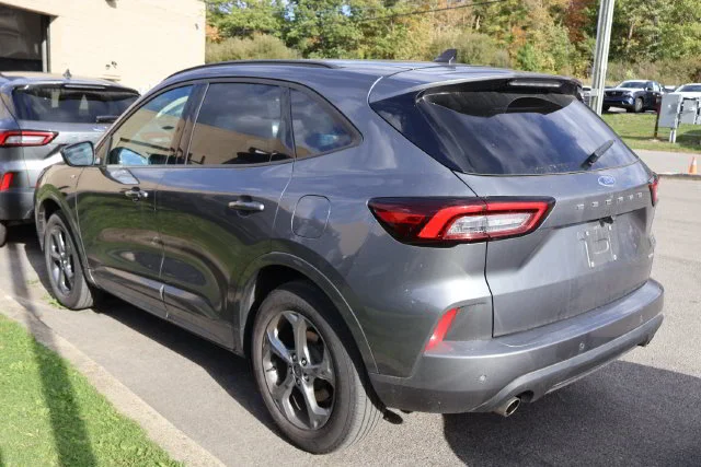 Used 2023 Gray Ford ST-Line image 2