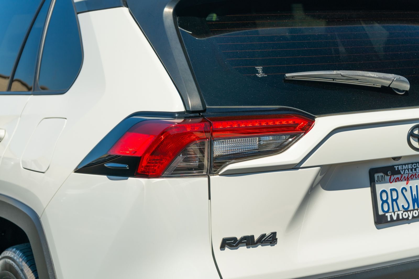 Used 2020 Super White Toyota LE image 8