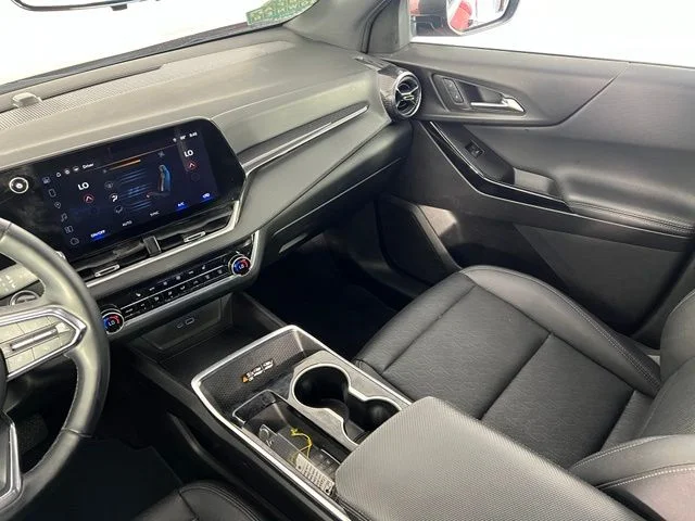 Used 2025 Red Chevrolet LT image 32