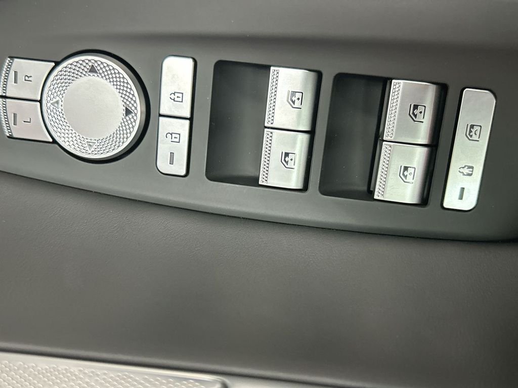 2026 GENESIS GV70 Standard - Photo 13