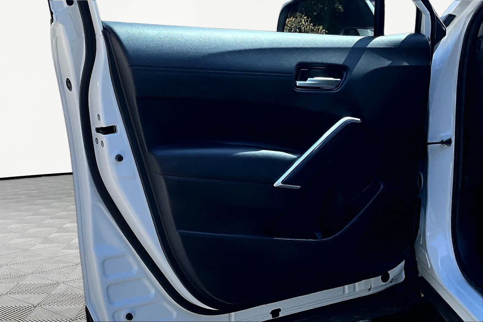 Used 2023 Wind Chill Pearl Toyota XLE image 22