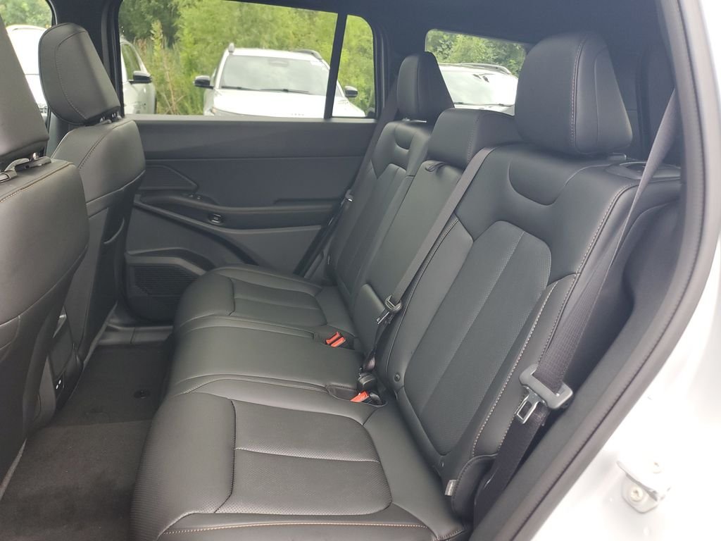 New 2026 Silver Zynith Clearcoat Jeep Limited image 9