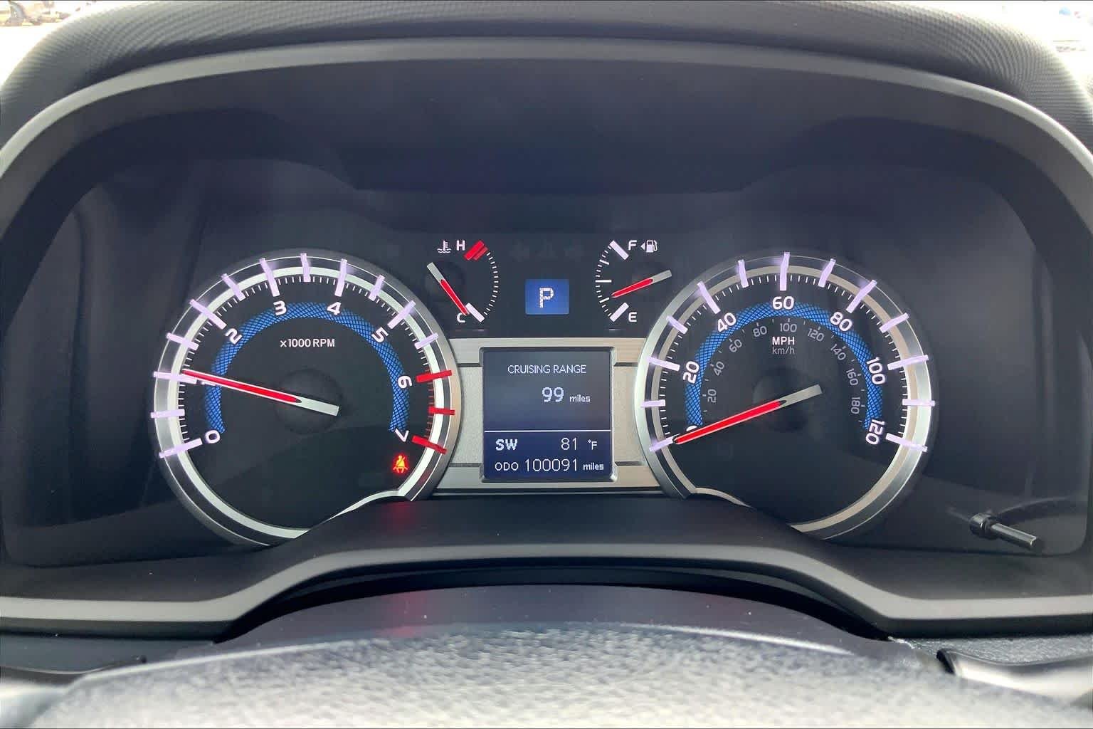 Used 2018 Midnight Black Metallic Toyota SR5 image 24