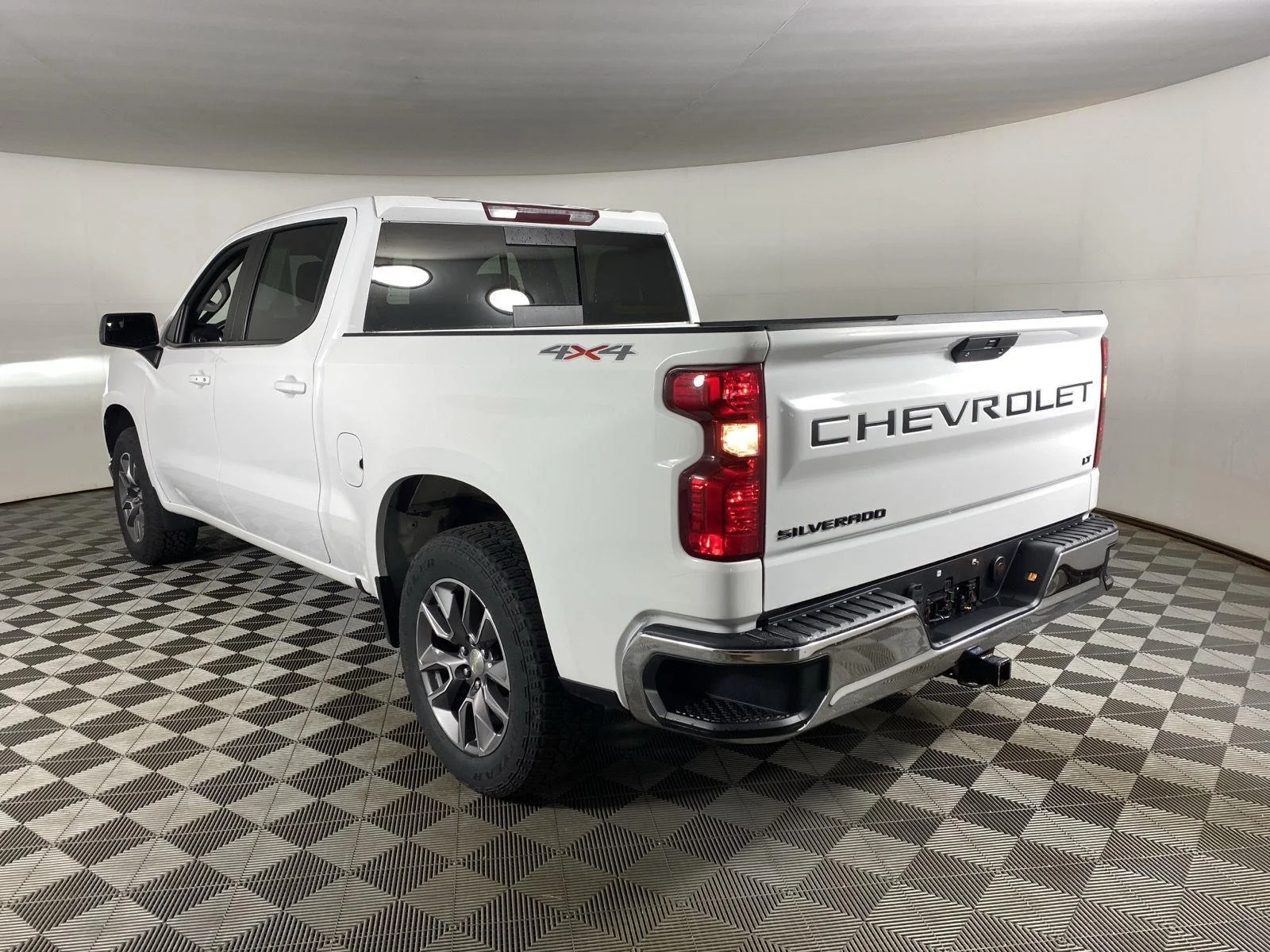 Used 2021 Summit White Chevrolet LT image 5