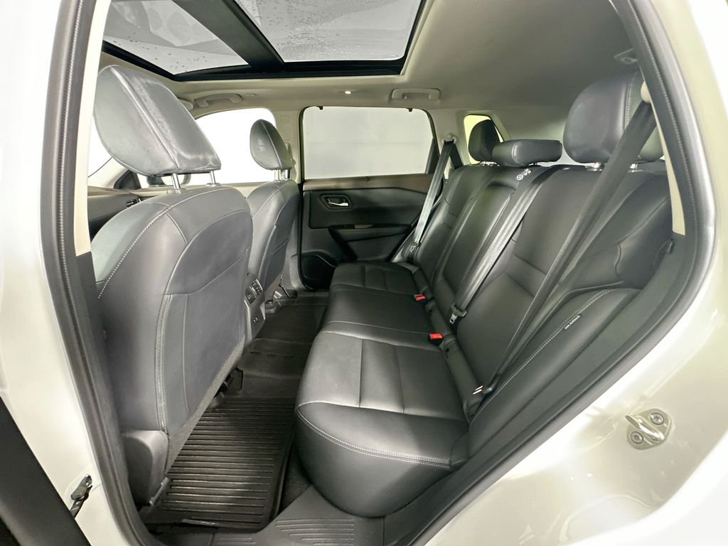 Used 2023 White Nissan SV image 23