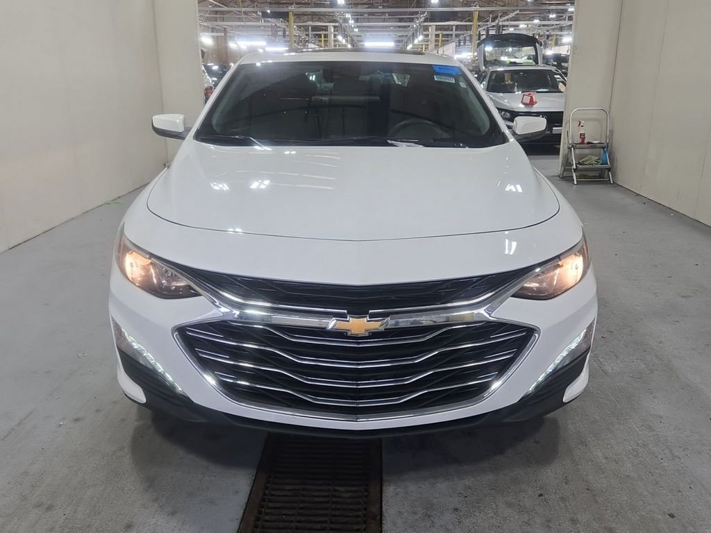 1G1ZD5ST9RF126005