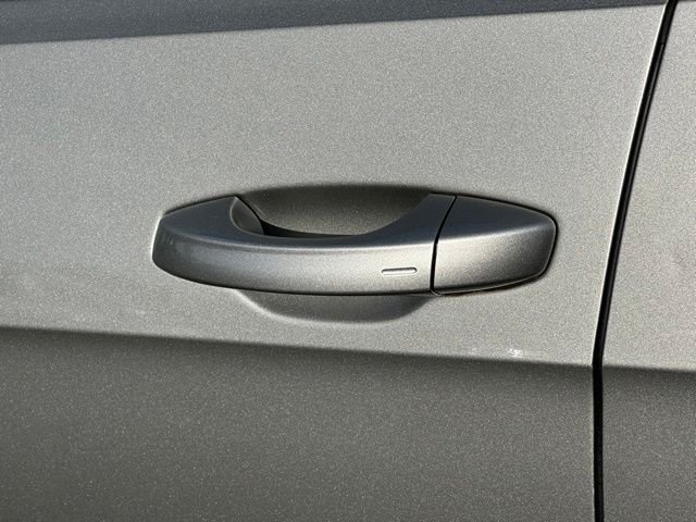 Used 2017 Silver Volkswagen TSI SEL 4-Door image 13