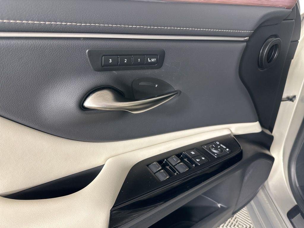 Used 2023 Moonbeam Beige Metallic Lexus Base image 9