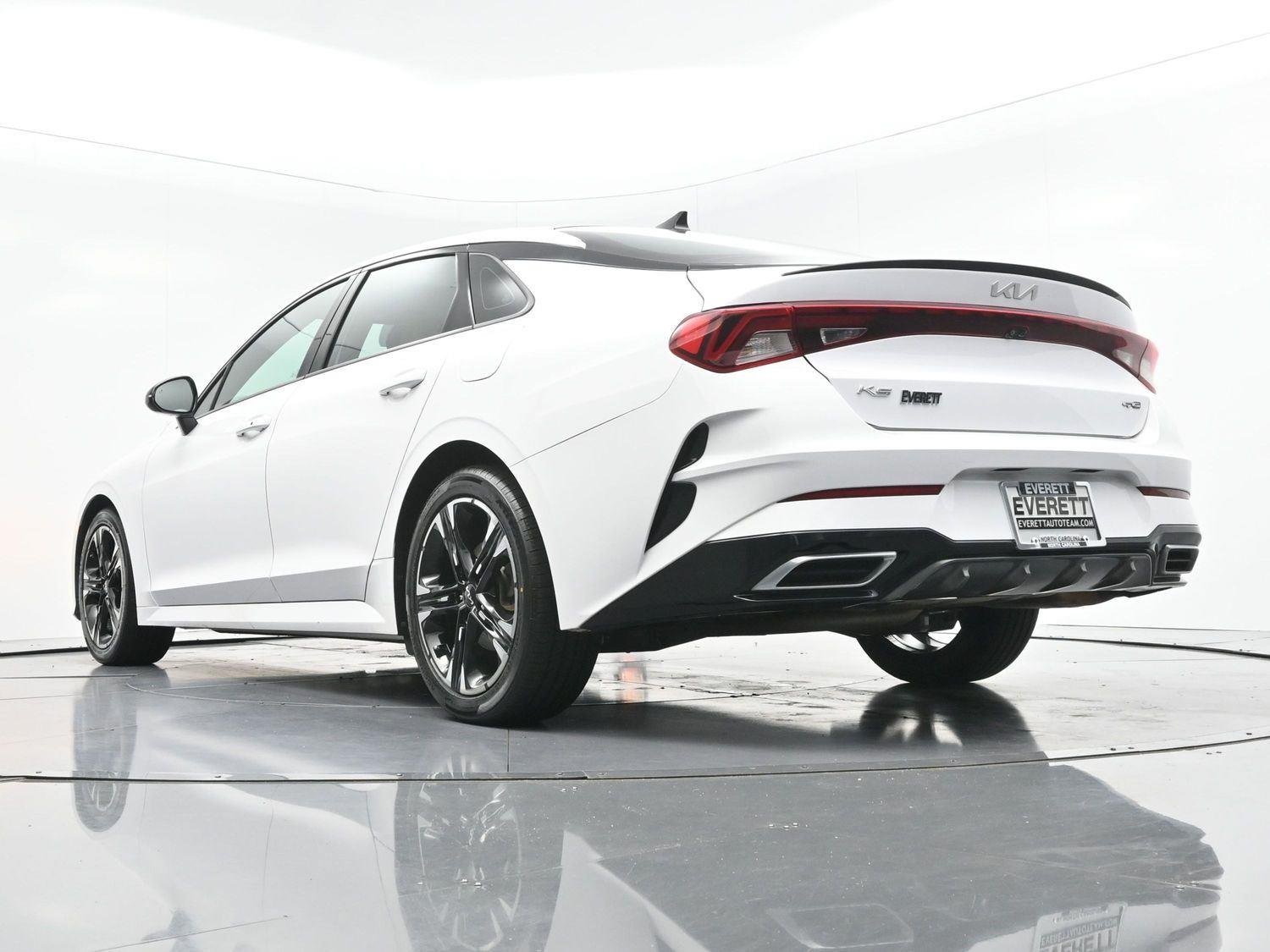 Used 2022 Glacial White Pearl Kia GT-Line image 47